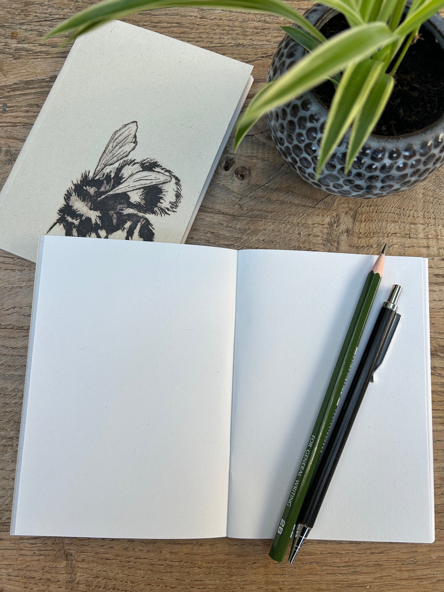 Sketchbook/notebook A6 Bee design